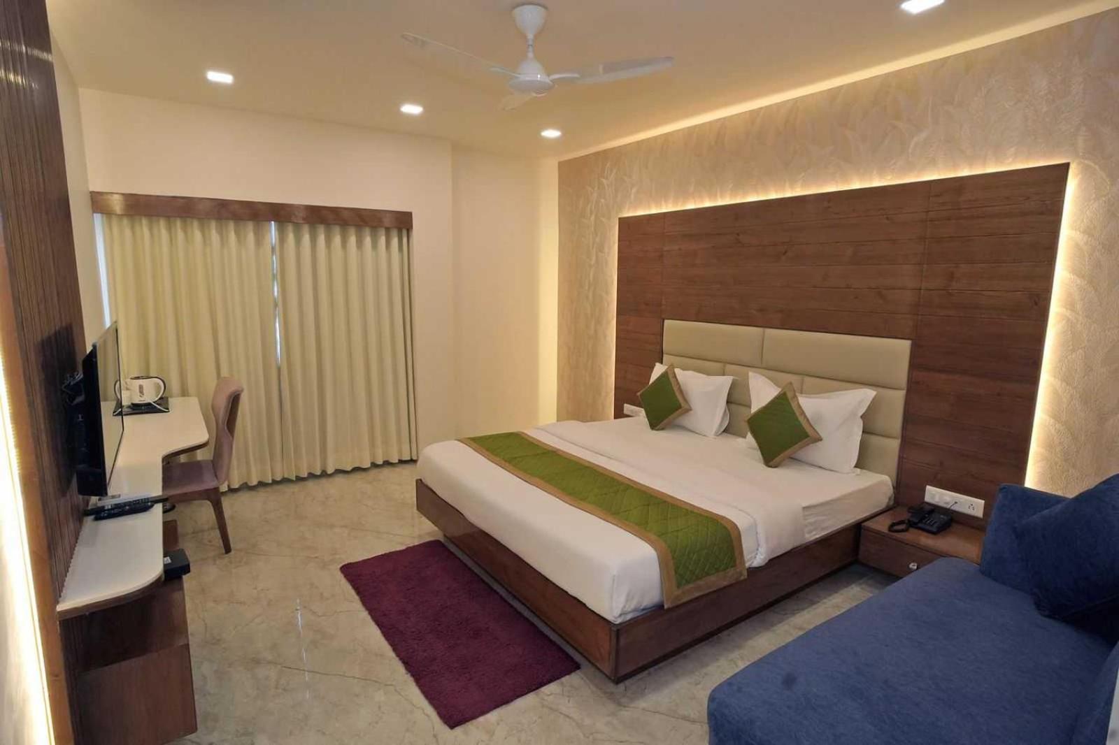 Hotel O The Kia Residency Hotel And Banquet Ahmedabad Esterno foto