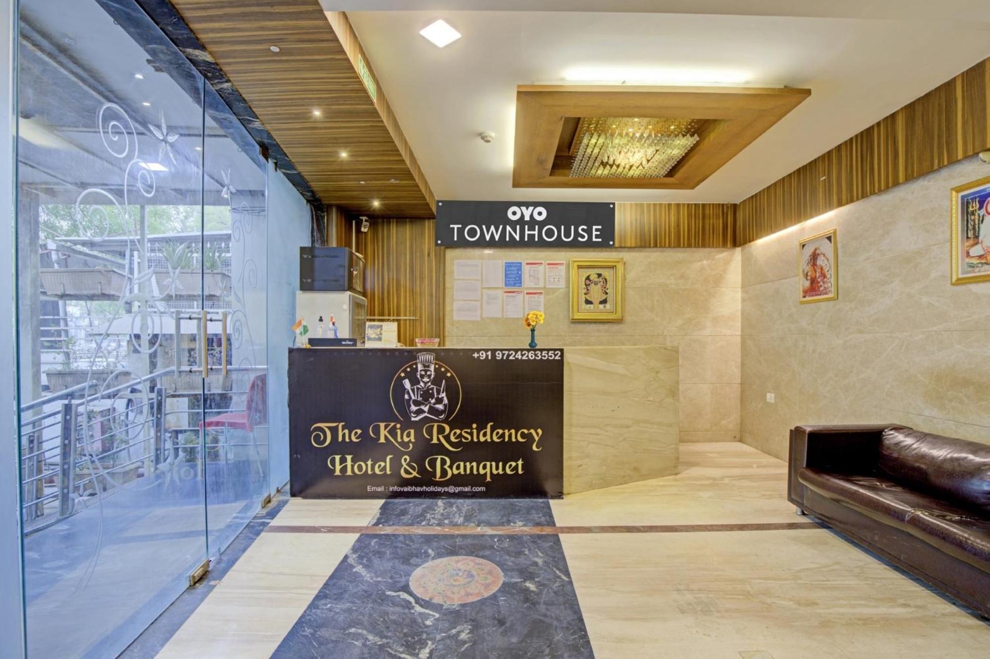 Hotel O The Kia Residency Hotel And Banquet Ahmedabad Esterno foto